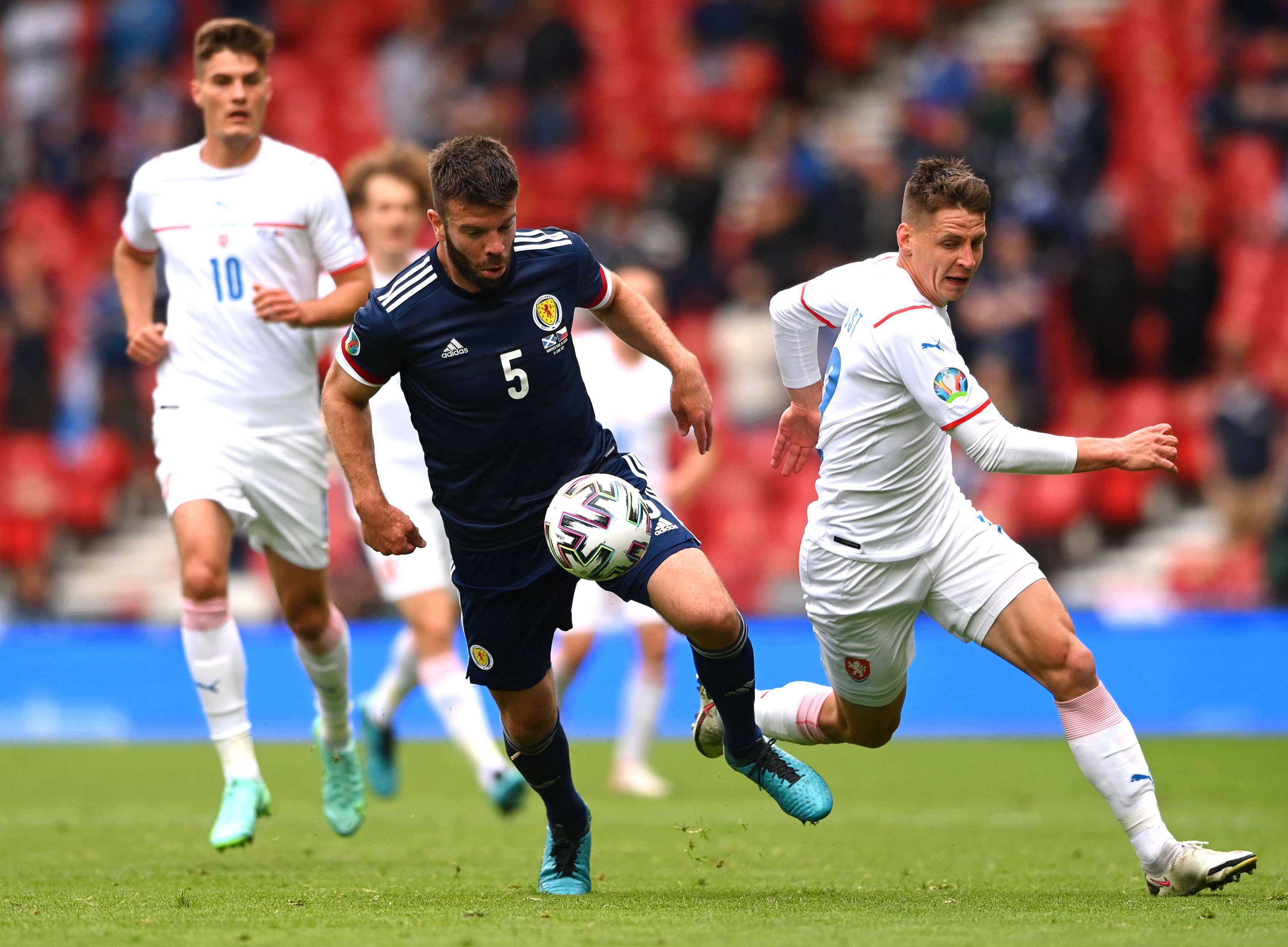 郑梦奎担任 郑梦奎担任