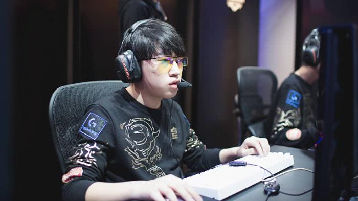 以一种令人 以一种令人